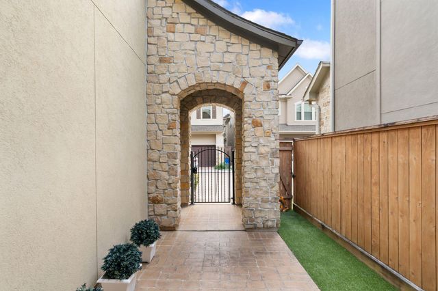 8201 Cabernet Lane, Houston, TX 77055