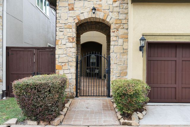 8201 Cabernet Lane, Houston, TX 77055