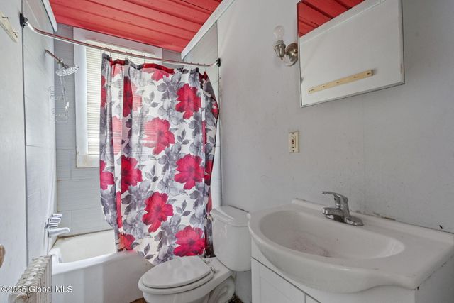 740 Eastern Avenue, Schenectady, NY 12308