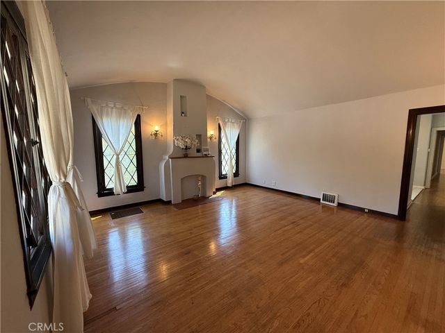 79 N Berkeley Avenue, Pasadena, CA 91107