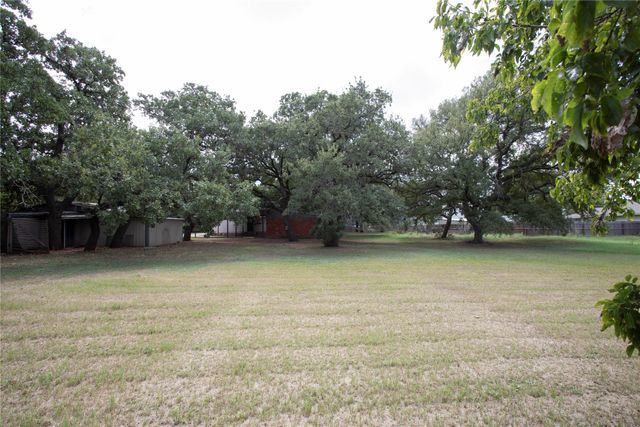1311 Loving Highway, Graham, TX 76450