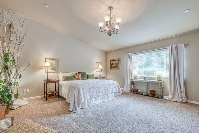 7141 N Lead Avenue, Fresno, CA 93711