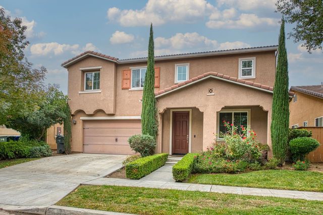 7141 N Lead Avenue, Fresno, CA 93711