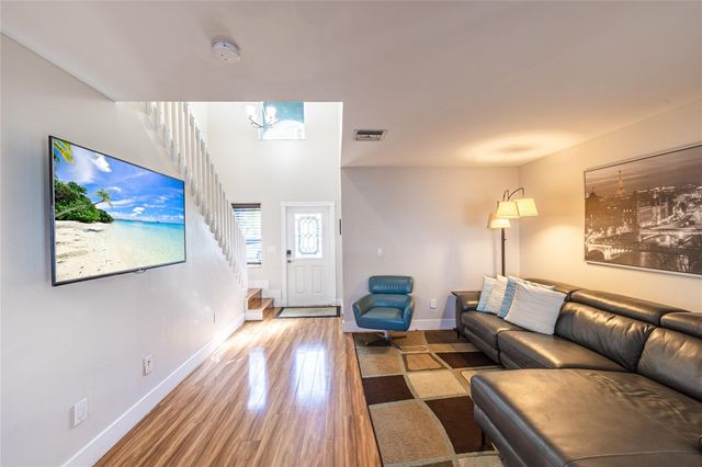 9871 NW 2nd Court, Plantation, FL 33324
