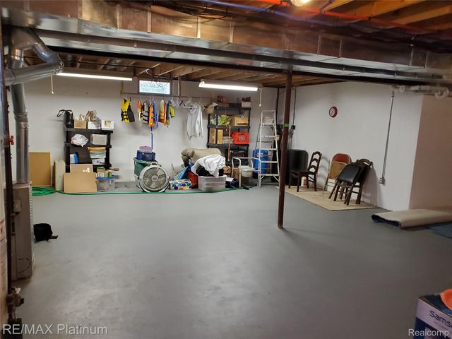 2285 Spartans Trail Nw 17, Hamburg Township, MI 48169