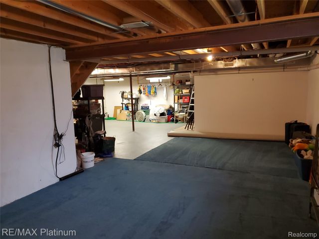 2285 Spartans Trail Nw 17, Hamburg Township, MI 48169