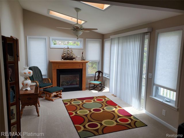 2285 Spartans Trail Nw 17, Hamburg Township, MI 48169