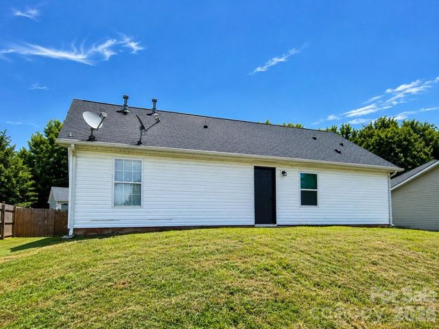 734 Mistral Way, Charlotte, NC 28208