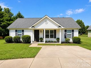 734 Mistral Way, Charlotte, NC 28208