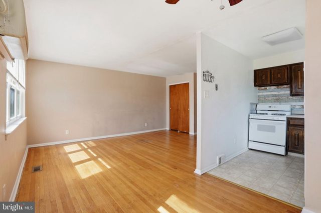 12564 KNIGHTS TER, Philadelphia, PA 19154