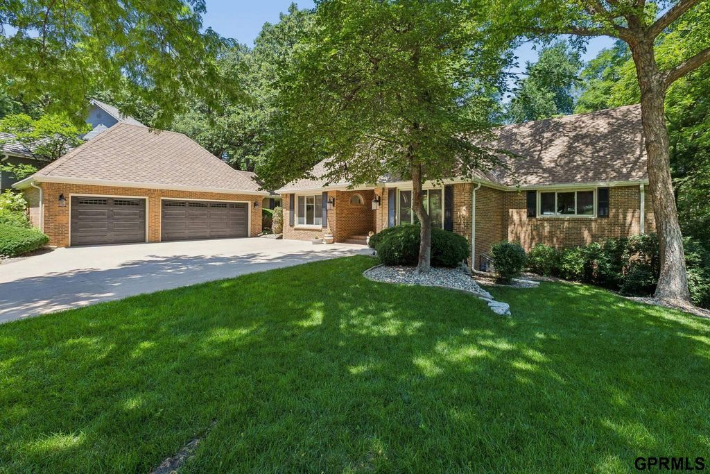 2623 S 96 Circle, Omaha, NE 68124