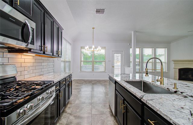 715 S Chamfer Way, Crosby, TX 77532