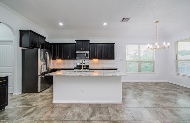 715 S Chamfer Way, Crosby, TX 77532