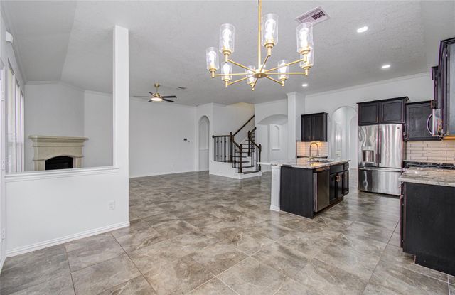 715 S Chamfer Way, Crosby, TX 77532