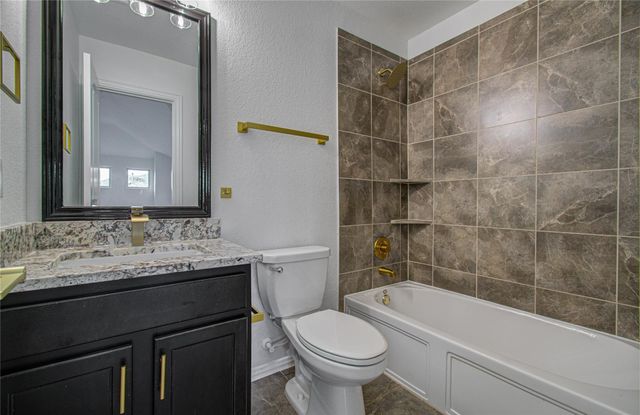 715 S Chamfer Way, Crosby, TX 77532