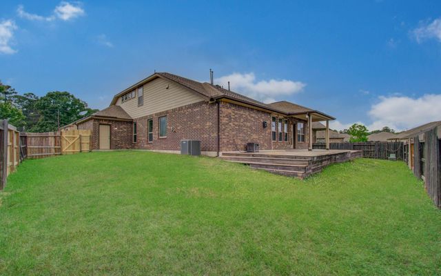 715 S Chamfer Way, Crosby, TX 77532