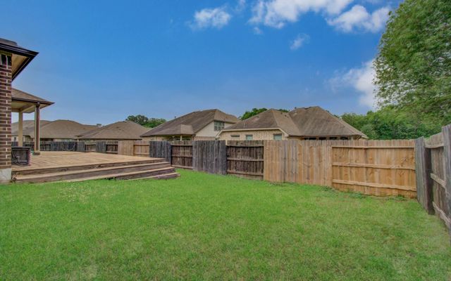 715 S Chamfer Way, Crosby, TX 77532