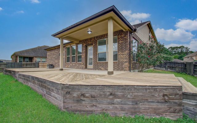 715 S Chamfer Way, Crosby, TX 77532