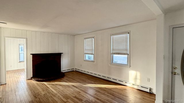 4 Rose Street, Sayville, NY 11782