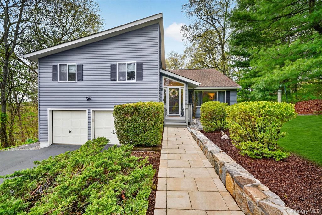25 Di Rubbo Drive, Cortlandt Manor, NY 10567