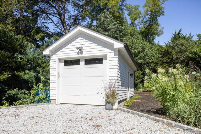 1260 Main Road, Jamesport, NY 11901