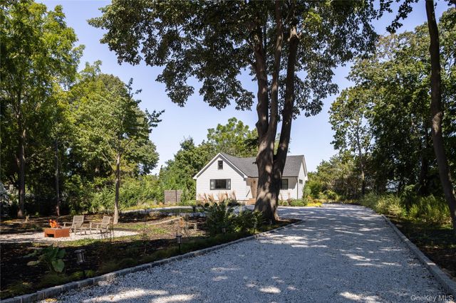 1260 Main Road, Jamesport, NY 11901