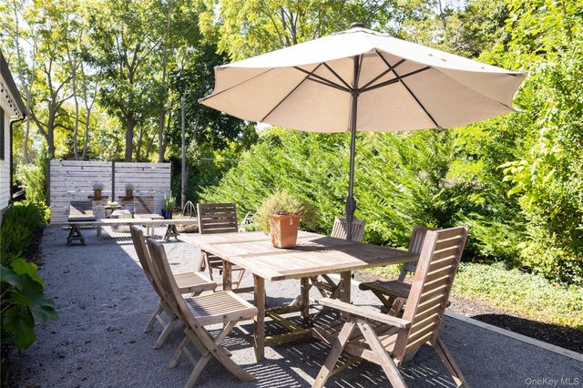 1260 Main Road, Jamesport, NY 11901