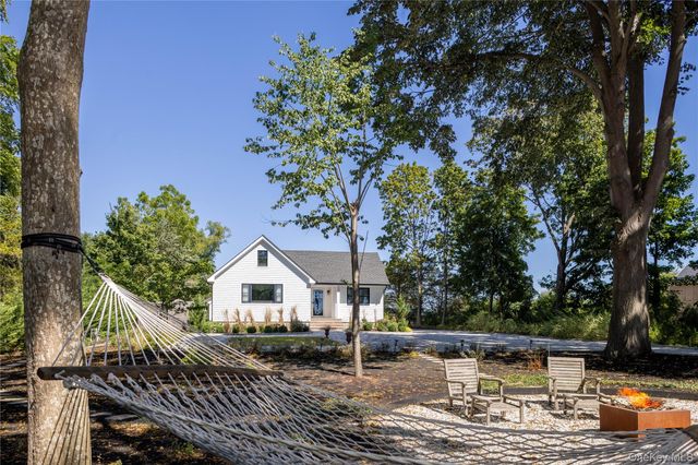 1260 Main Road, Jamesport, NY 11901