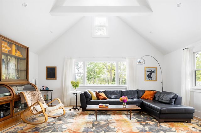 1260 Main Road, Jamesport, NY 11901