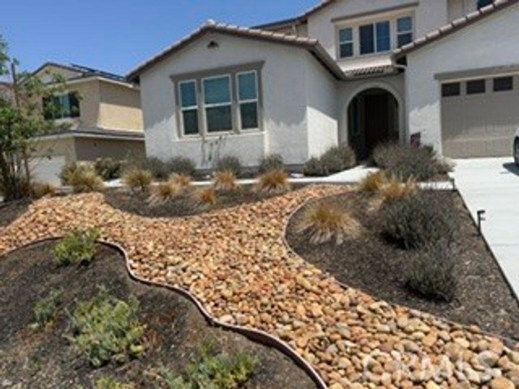 Image 2 of property listing at 29742 Woodcreek, Winchester, CA 92596
