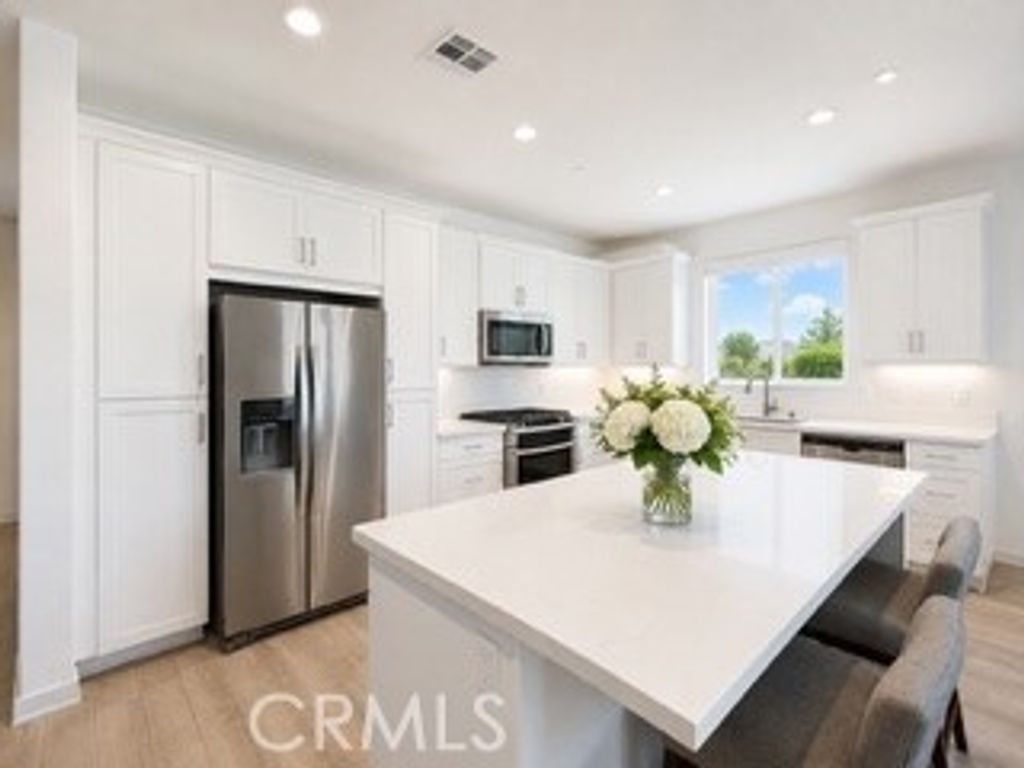 Image 3 of property listing at 29742 Woodcreek, Winchester, CA 92596