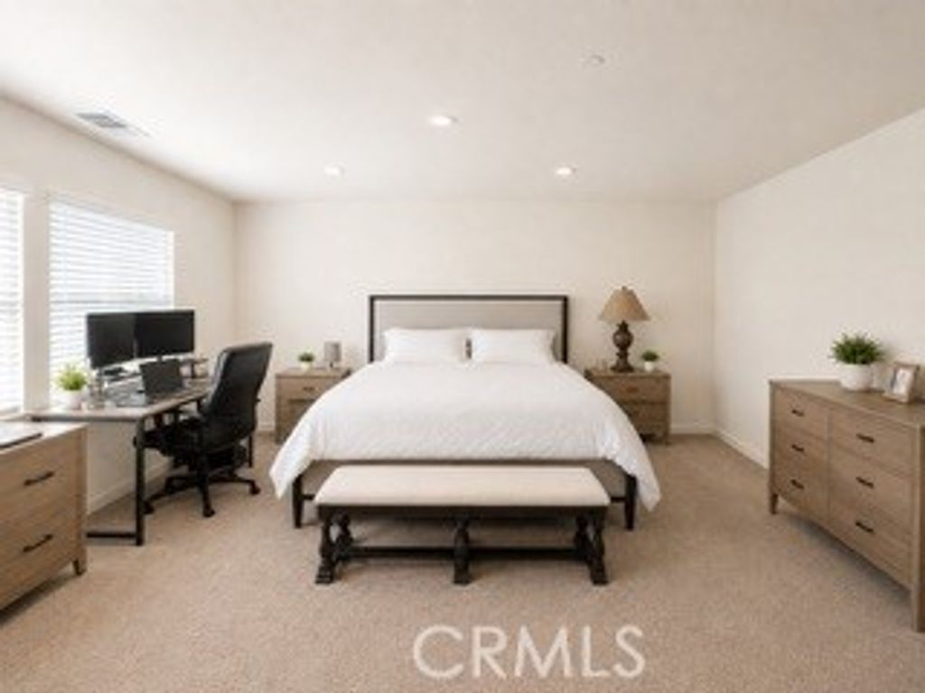 Image 8 of property listing at 29742 Woodcreek, Winchester, CA 92596