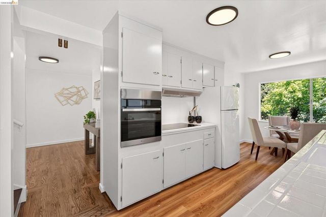 6138 Oakdale Ave, Oakland, CA 94605