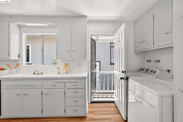6138 Oakdale Ave, Oakland, CA 94605