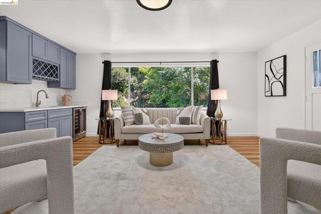 6138 Oakdale Ave, Oakland, CA 94605