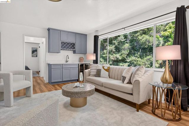 6138 Oakdale Ave, Oakland, CA 94605