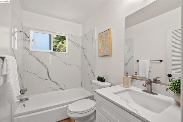6138 Oakdale Ave, Oakland, CA 94605