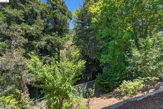 6138 Oakdale Ave, Oakland, CA 94605