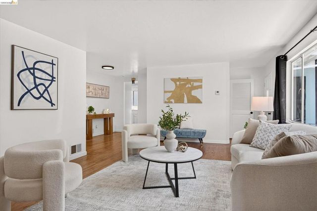 6138 Oakdale Ave, Oakland, CA 94605