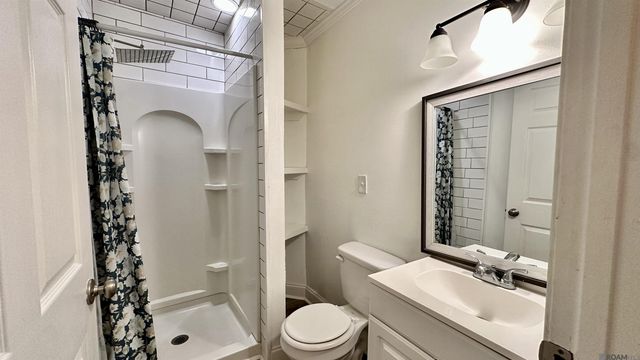 8314 Phillips Rd, St Amant, LA 70774