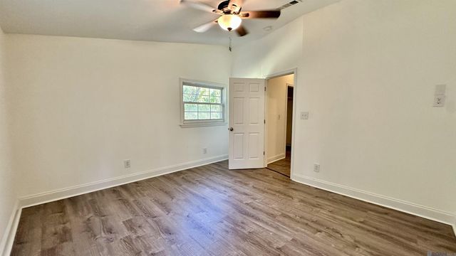 8314 Phillips Rd, St Amant, LA 70774