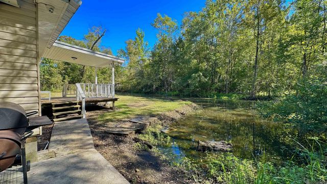 8314 Phillips Rd, St Amant, LA 70774
