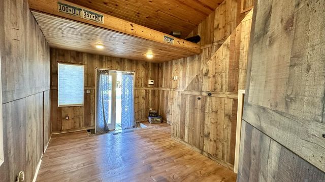 8314 Phillips Rd, St Amant, LA 70774