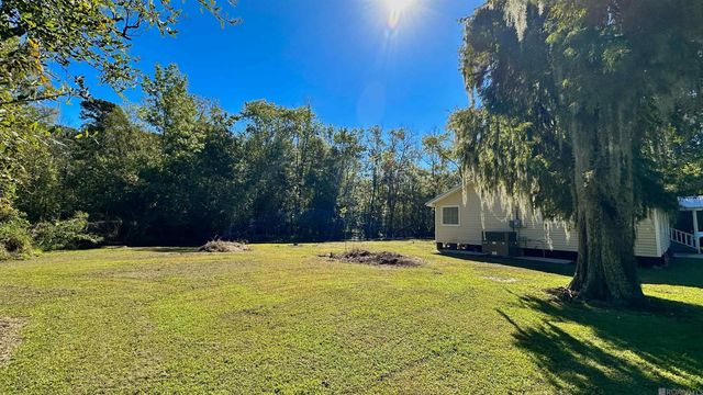 8314 Phillips Rd, St Amant, LA 70774