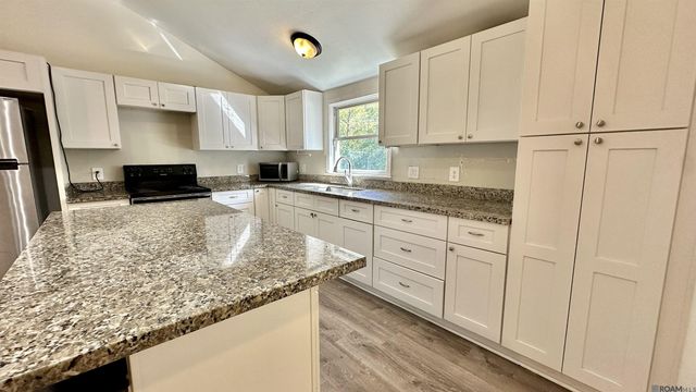 8314 Phillips Rd, St Amant, LA 70774