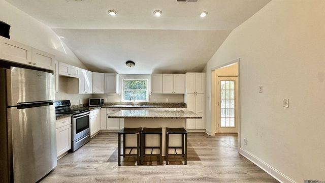 8314 Phillips Rd, St Amant, LA 70774