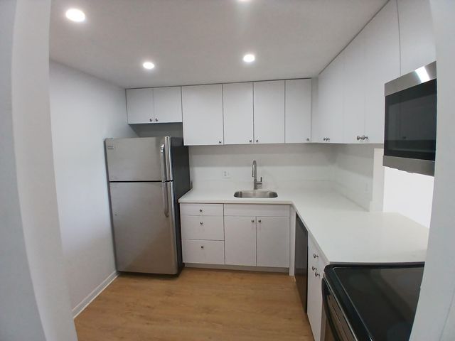 470 Executive Center Drive 4n, West Palm Beach, FL 33401