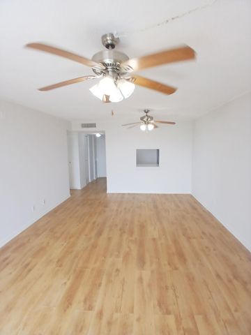 470 Executive Center Drive 4n, West Palm Beach, FL 33401
