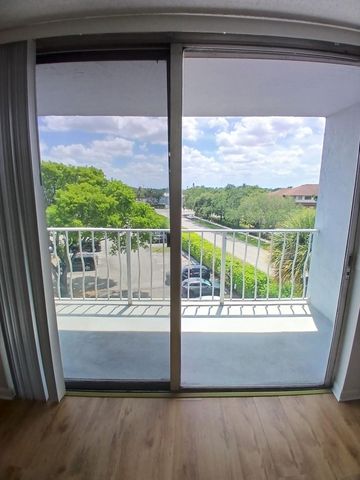 470 Executive Center Drive 4n, West Palm Beach, FL 33401