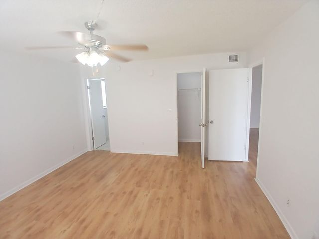 470 Executive Center Drive 4n, West Palm Beach, FL 33401